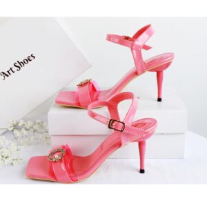 giày cao gót nhọn