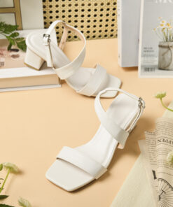 Giày dép nữ – Sự lựa chọn truyền thống và tiềm năng